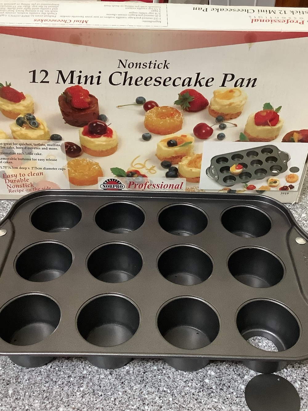 Nonstick 12-Cup Mini Cheesecake Pan - Dark Gray